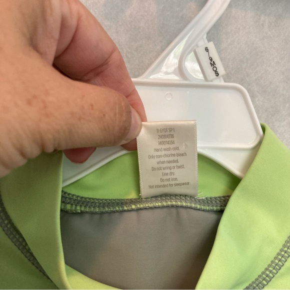 GYMBOREE Boys Skull and Bones Pirate Swim Top Rash Guard Lime Green Size 5 - Picture 8 of 10